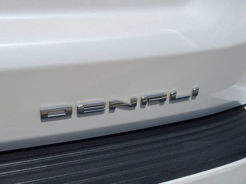 Used 2023 GMC Yukon Denali w/ Advanced Technology Package AWD/4WD image 18