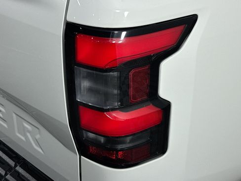 Used 2024 Nissan Frontier S w/ Technology Package RWD image 33
