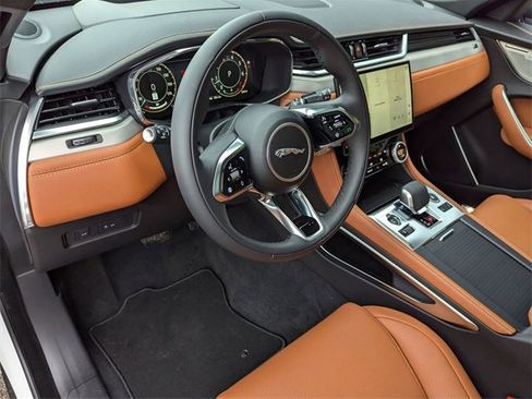 New 2026 Jaguar F-PACE R-Dynamic S image 7