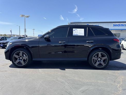 Used 2026 Mercedes-Benz GLC 300 image 2
