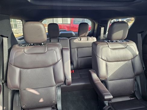 New 2026 Ford Explorer Platinum image 13