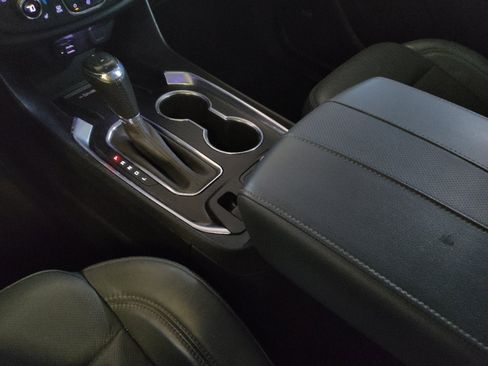 Used 2020 Chevrolet Traverse Premier FWD image 26