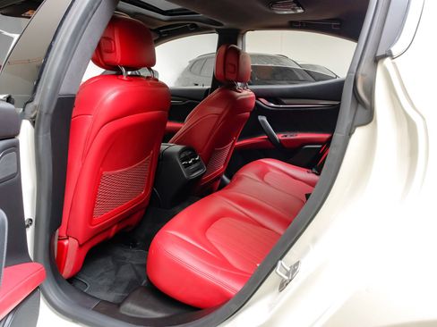 Used 2023 Maserati Ghibli GT RWD image 39