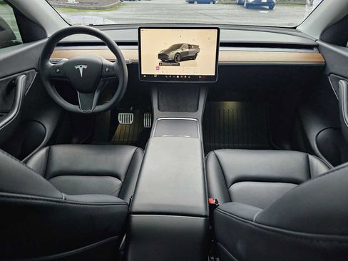 Used 2022 Tesla Model Y Performance image 18