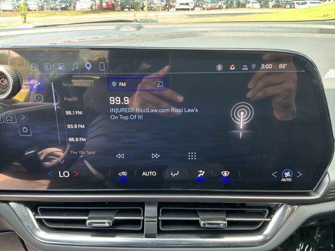 Used 2025 Chevrolet Equinox EV LT FWD image 23
