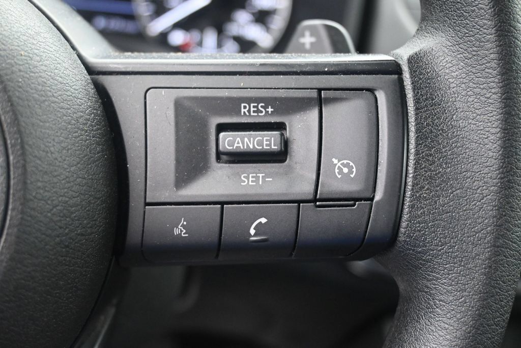 Used 2023 Nissan Rogue S AWD/4WD image 23