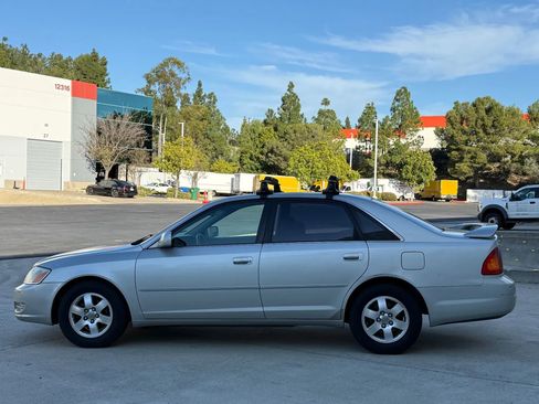 Used 2000 Toyota Avalon XL FWD image 9