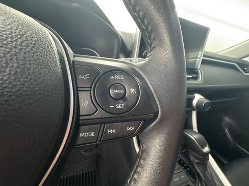 Used 2025 Toyota RAV4 XLE Premium FWD image 20