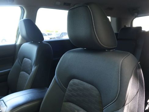 Used 2024 Nissan Pathfinder SV FWD image 33