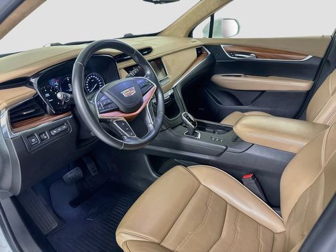 Used 2018 Cadillac XT5 Platinum w/ Driver Assist Package AWD/4WD image 10