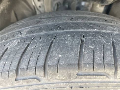 Used 2019 Toyota RAV4 Limited w/ Cold Weather Package FWD image 32