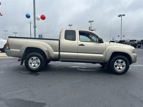Used 2008 Toyota Tacoma PreRunner image 5
