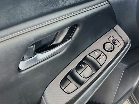 Used 2024 Nissan Sentra SV w/ Trunk Package image 17