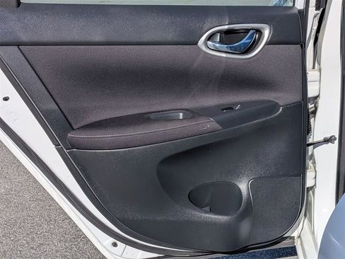 Used 2014 Nissan Sentra S image 21
