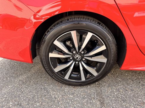 Used 2024 Honda Civic EX image 9