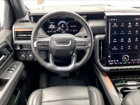 Used 2025 GMC Yukon Denali image 4