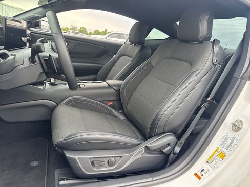 Used 2025 Ford Mustang GT RWD image 18