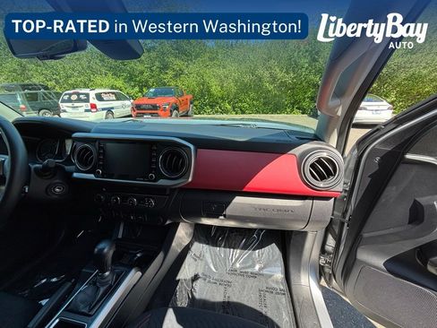 Used 2020 Toyota Tacoma SR5 AWD/4WD image 23