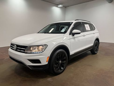 Used 2018 Volkswagen Tiguan SE w/ Panoramic Sunroof Package AWD/4WD image 39
