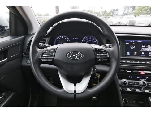 Used 2020 Hyundai Elantra SEL w/ Cargo Package (C1) FWD image 15