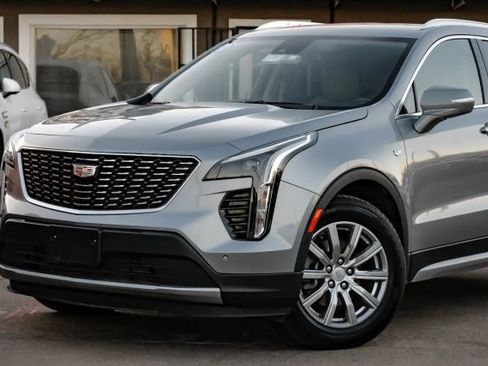 Used 2023 Cadillac XT4 Premium Luxury image 5
