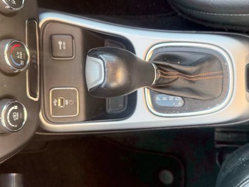 Used 2018 Jeep Compass Latitude FWD image 8