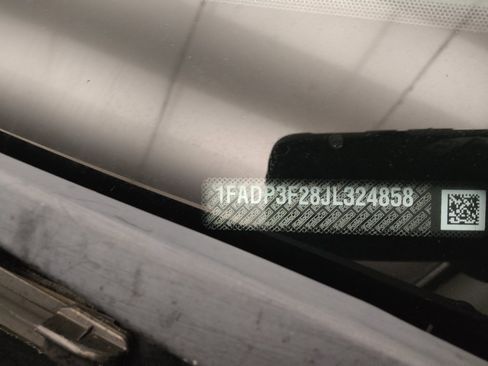 Used 2018 Ford Focus SE FWD image 33