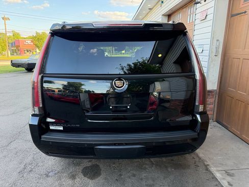 Used 2015 Cadillac Escalade Premium AWD/4WD image 4