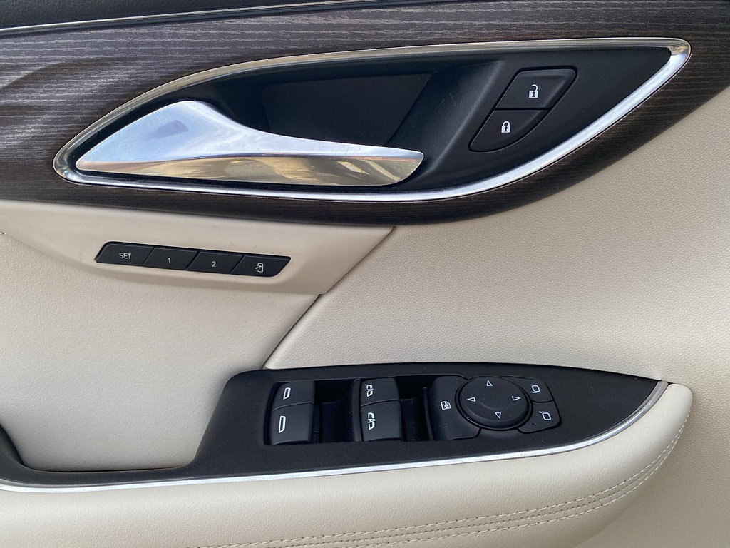Used 2023 Buick Envision Avenir AWD/4WD image 22