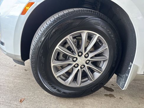 Used 2022 Buick Enclave Essence image 41