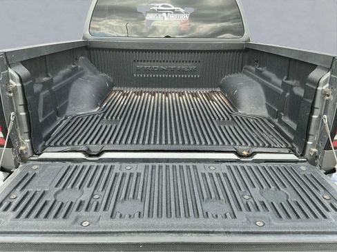 Used 2022 Nissan Frontier SV w/ Technology Package image 28