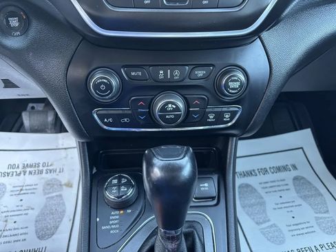 Used 2021 Jeep Cherokee Trailhawk w/ Sun, Sound & Nav Group image 17