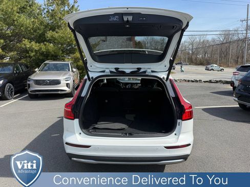 Used 2025 Volvo V60 B5 Cross Country Plus AWD/4WD image 26