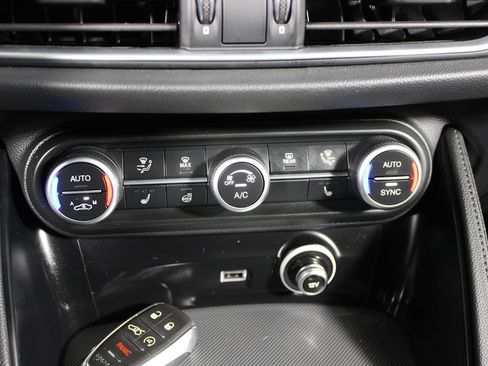 Used 2023 Alfa Romeo Stelvio Veloce AWD/4WD image 10