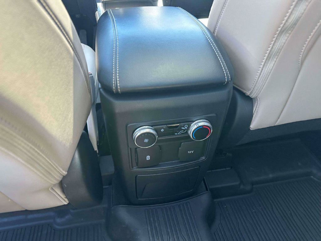 Used 2022 Ford Explorer XLT w/ Equipment Group 202A AWD/4WD image 12