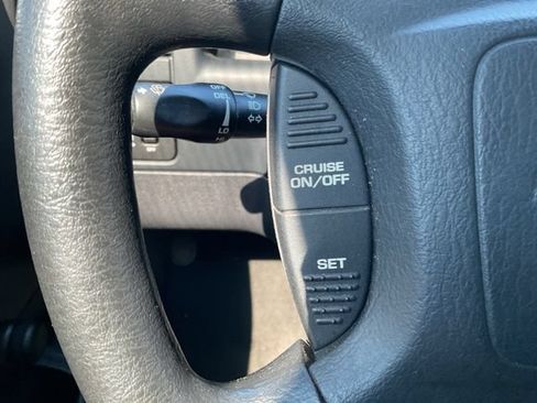 Used 2004 Dodge Dakota Sport w/ Deluxe Convenience Group RWD image 22