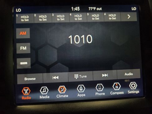 Used 2019 Jeep Cherokee Trailhawk AWD/4WD image 25
