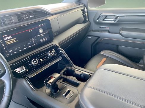 Used 2024 GMC Sierra 1500 AT4 w/ AT4 Premium Package image 40