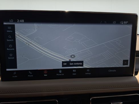 Used 2022 Lincoln Nautilus FWD w/ Premium Package image 16