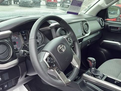 Used 2022 Toyota Tacoma SR5 image 10