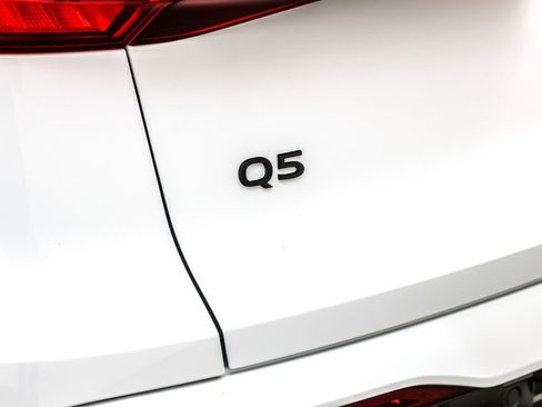 New 2025 Audi Q5 Premium Plus image 9