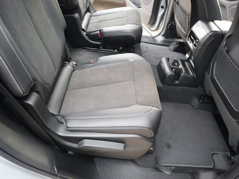 New 2025 Jeep Grand Cherokee L Altitude image 15