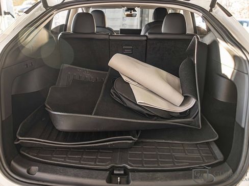 Used 2020 Tesla Model Y Long Range image 17