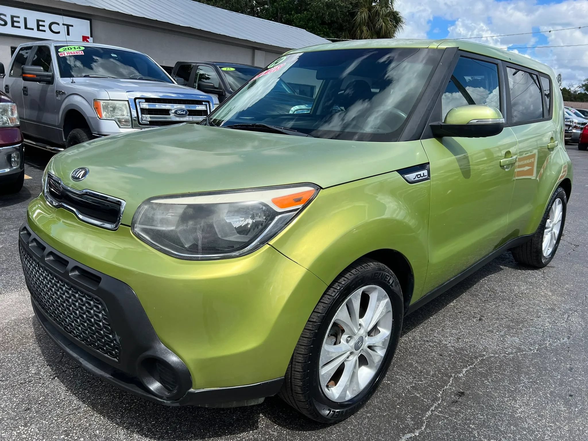 Used 2014 Kia Soul + FWD image 2