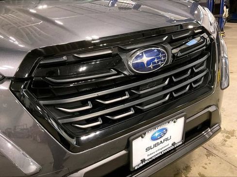 Used 2023 Subaru Forester Premium AWD/4WD image 30