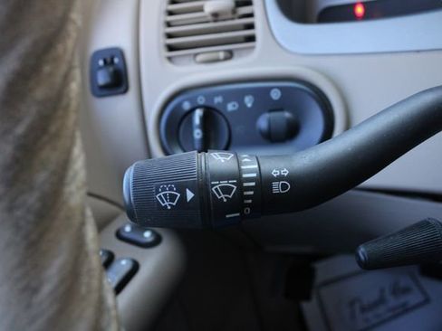 Used 2004 Ford Explorer Sport Trac XLT RWD image 9