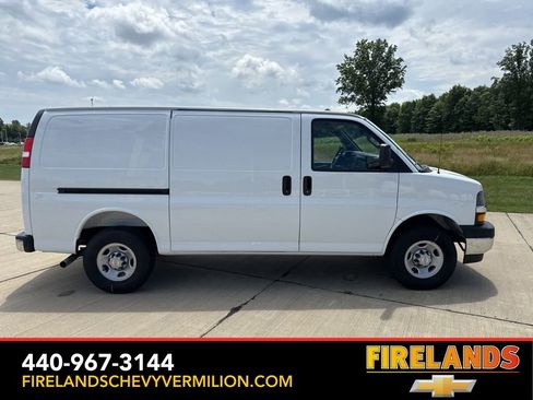 New 2025 Chevrolet Express 2500 Work Van w/ Driver Convenience Package image 10