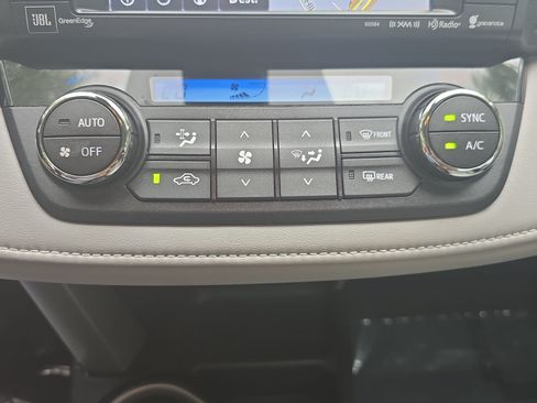 Used 2017 Toyota RAV4 Limited FWD image 23