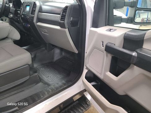 Used 2019 Ford F250 XL w/ Power Equipment Group image 17