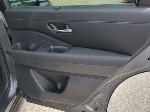 New 2026 Nissan Pathfinder SL w/ SL Premium Package FWD image 31